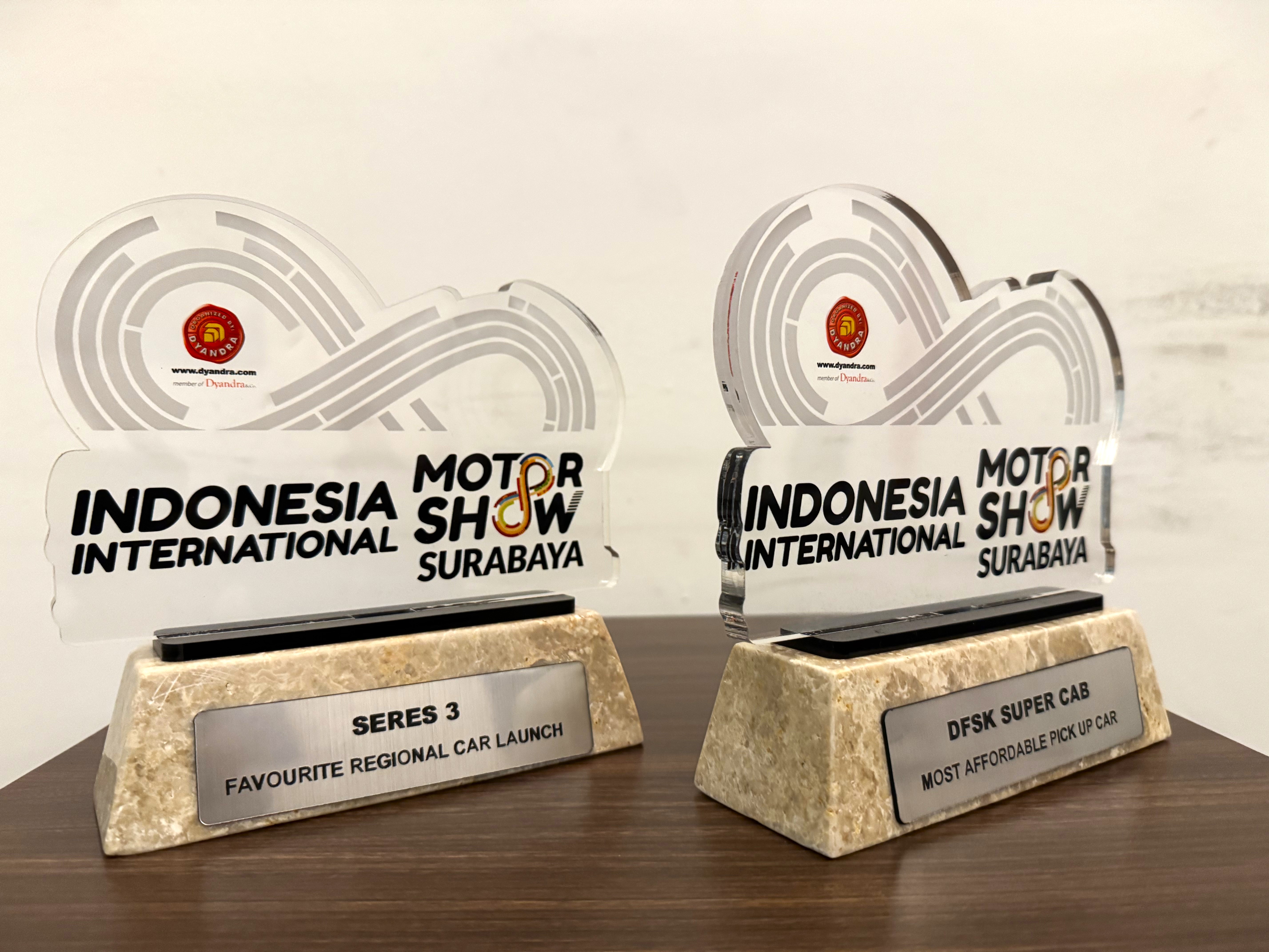 DFSK Super Cab Raih Penghargaan "Most Affordable Pick Up Car", SERES 3 Dinobatkan sebagai "Favorite Regional Car Launch" di IIMS Surabaya 2025
